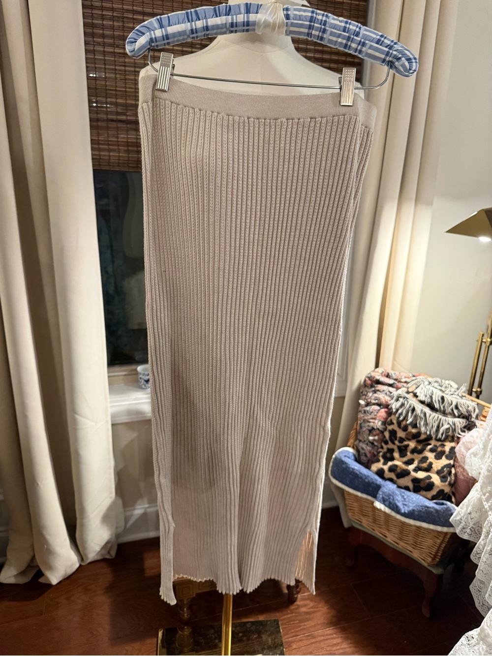 Olive & Oak Ribbed Maxi Skirt - Light Beige